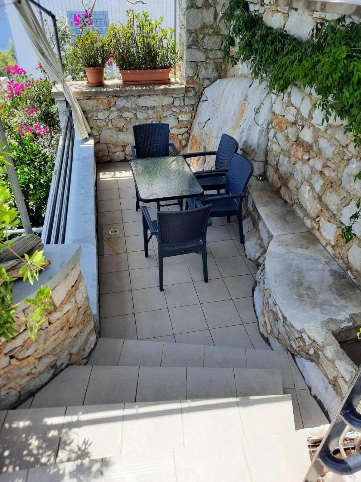 Margaritas Apartments Simi Dış mekan fotoğraf